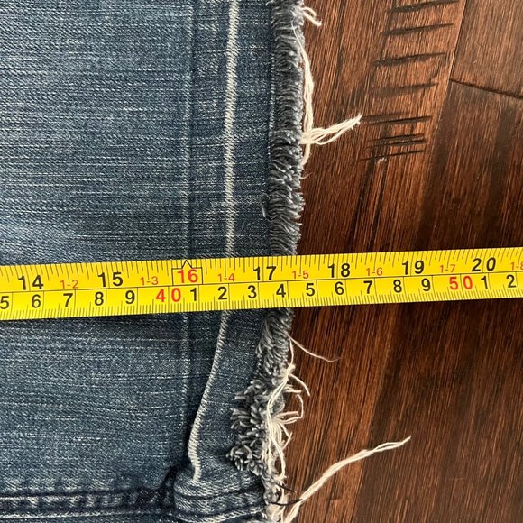 Gap Jeans Denim Skirt Size 12 - Distressed/Frayed Hem - Picture 11 of 11
